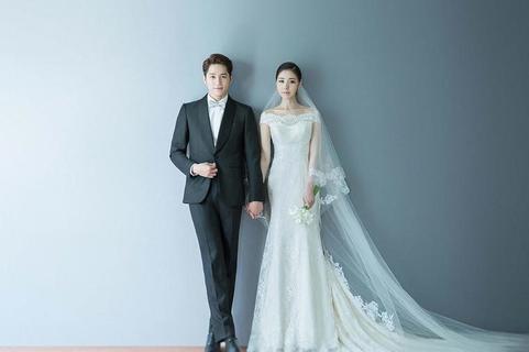 拍可爱韩式婚纱照穿什么