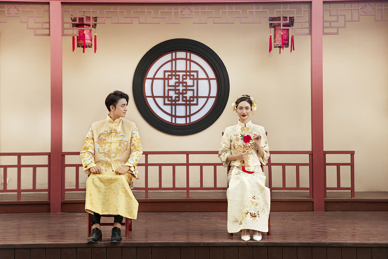 中式復(fù)古風(fēng)+8服8造+定制拍攝服務(wù)