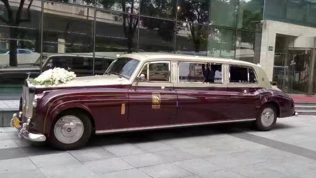 【仿古老爷车】/1辆 + 【奔驰】E系*5辆