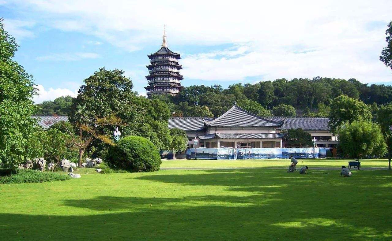 杭州草坪婚礼场地价格 在杭州举办草坪婚礼要多少钱