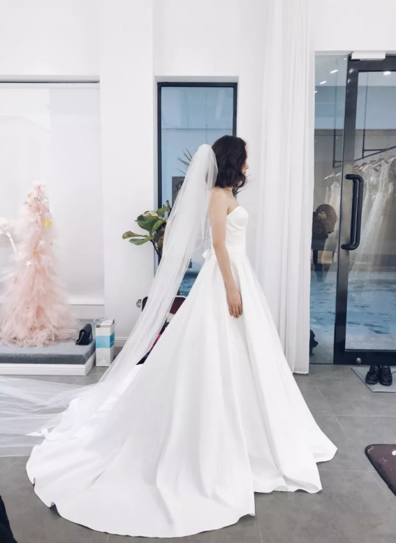 😭😭穿上这件婚纱，我才知道自己有多美！