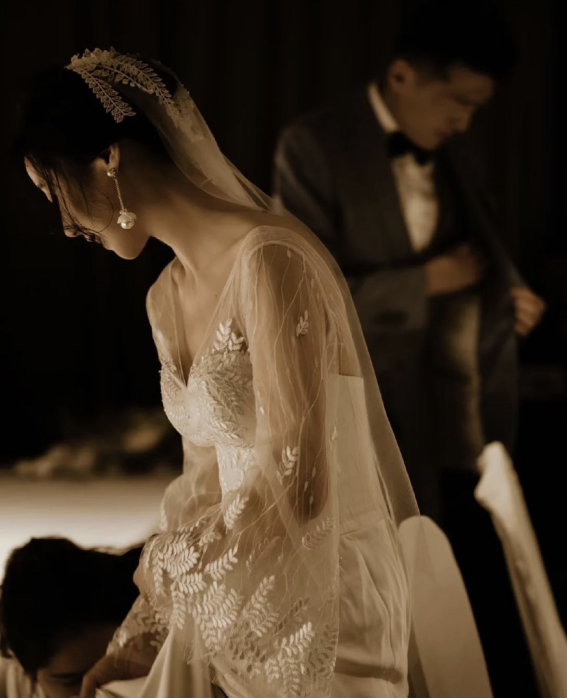 😭😭穿上这件婚纱，我才知道自己有多美！