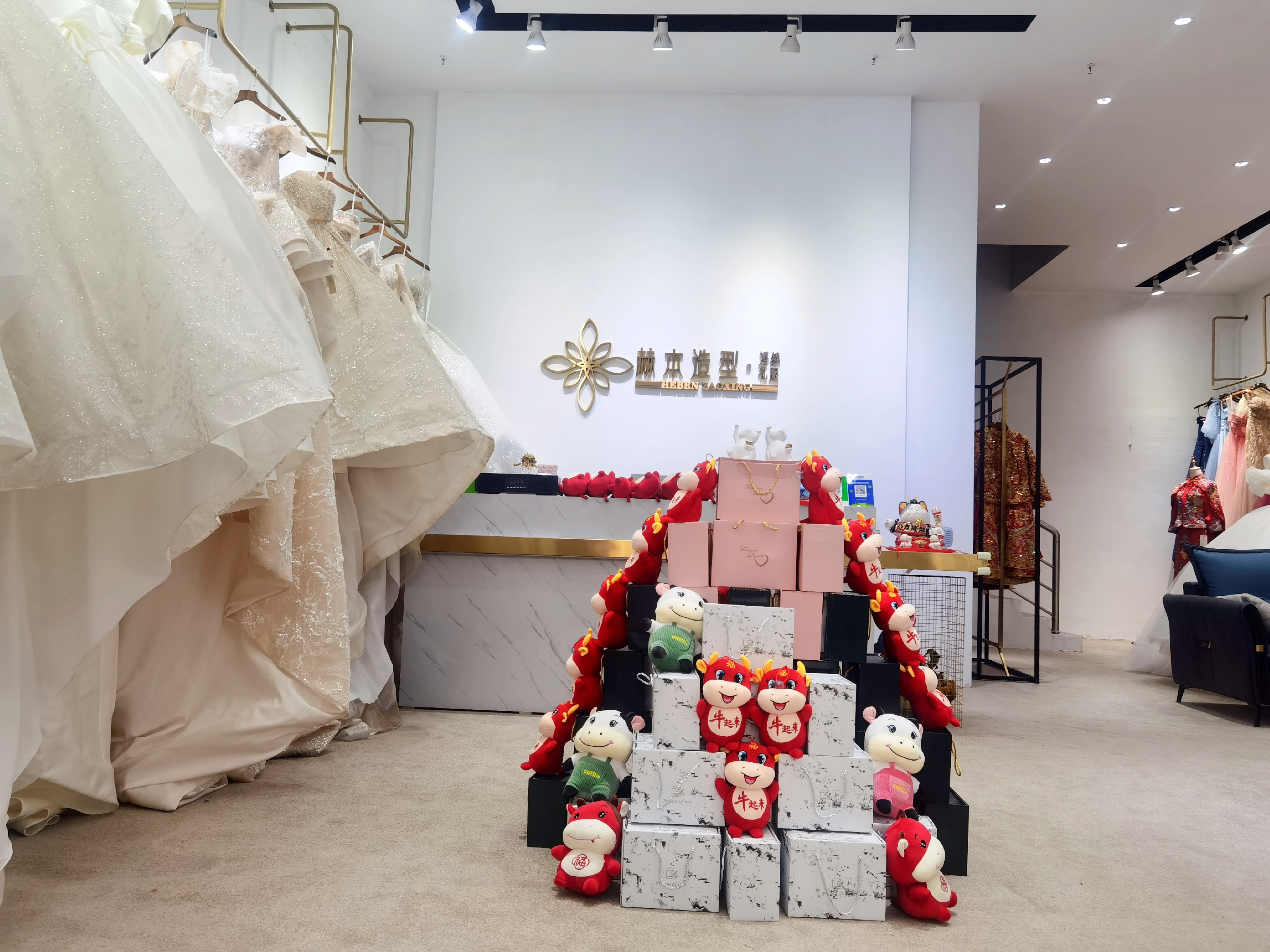 赫本品牌婚纱集成店