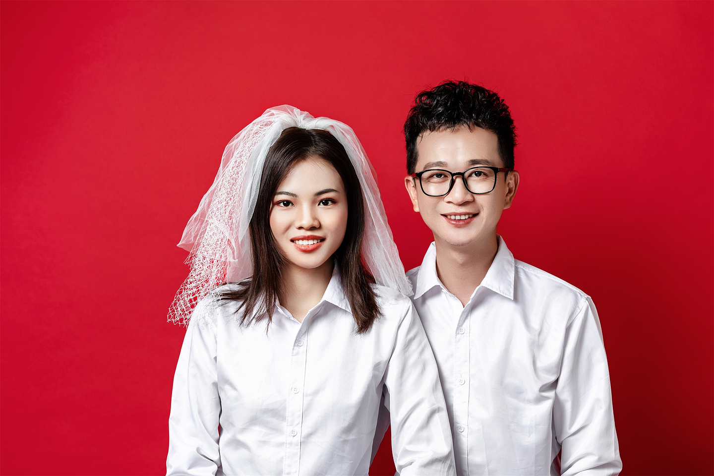 最美結(jié)婚證件照，服裝+化妝+拍攝+精修，全國接單