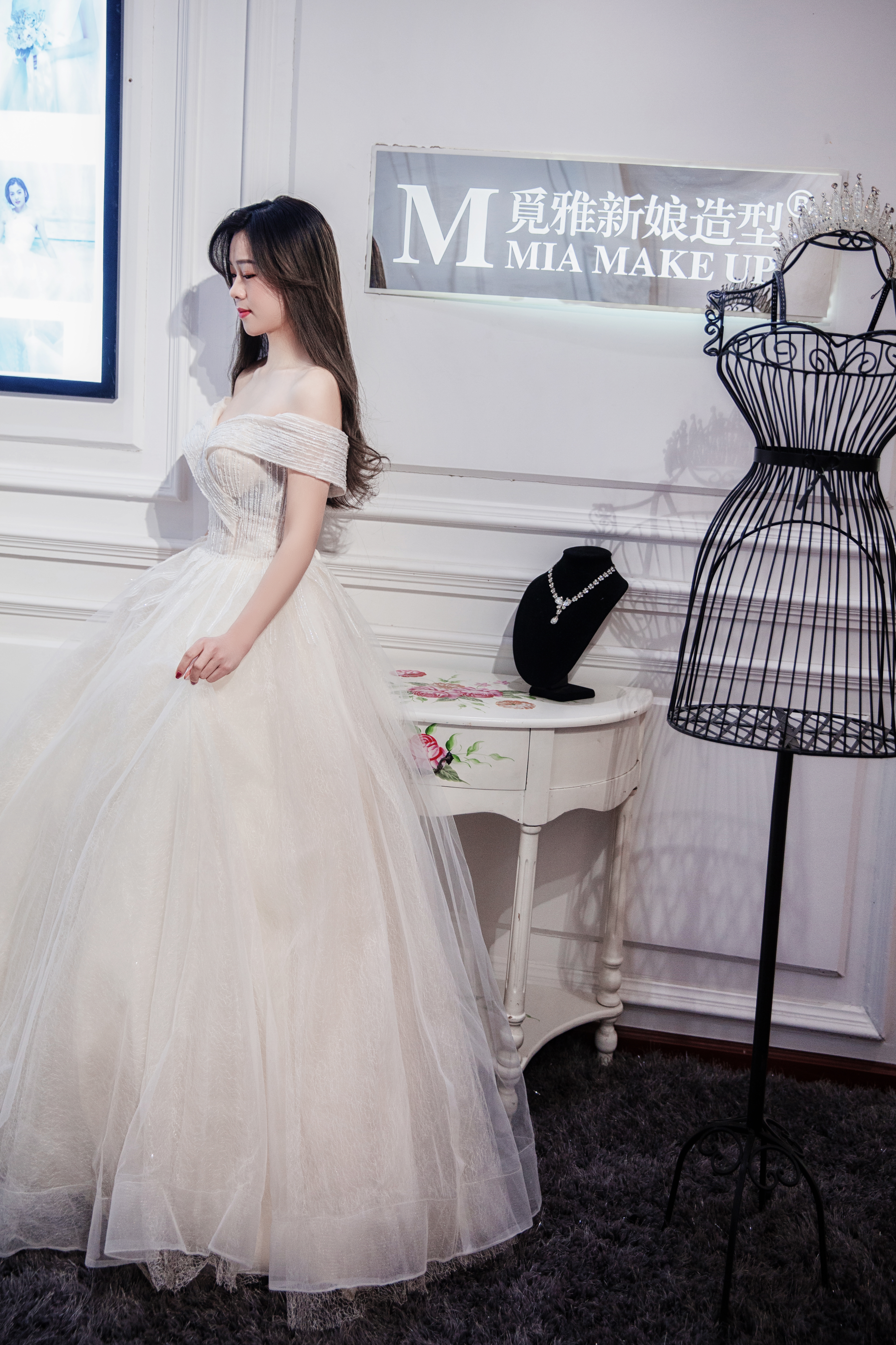 宜昌觅雅婚纱礼服租凭