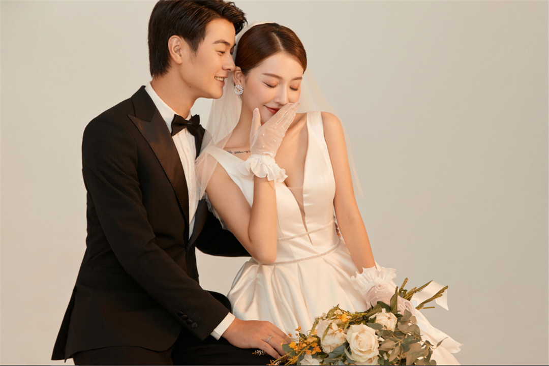 【小时光】经典婚照 8服8造 开春狂欢优惠来袭