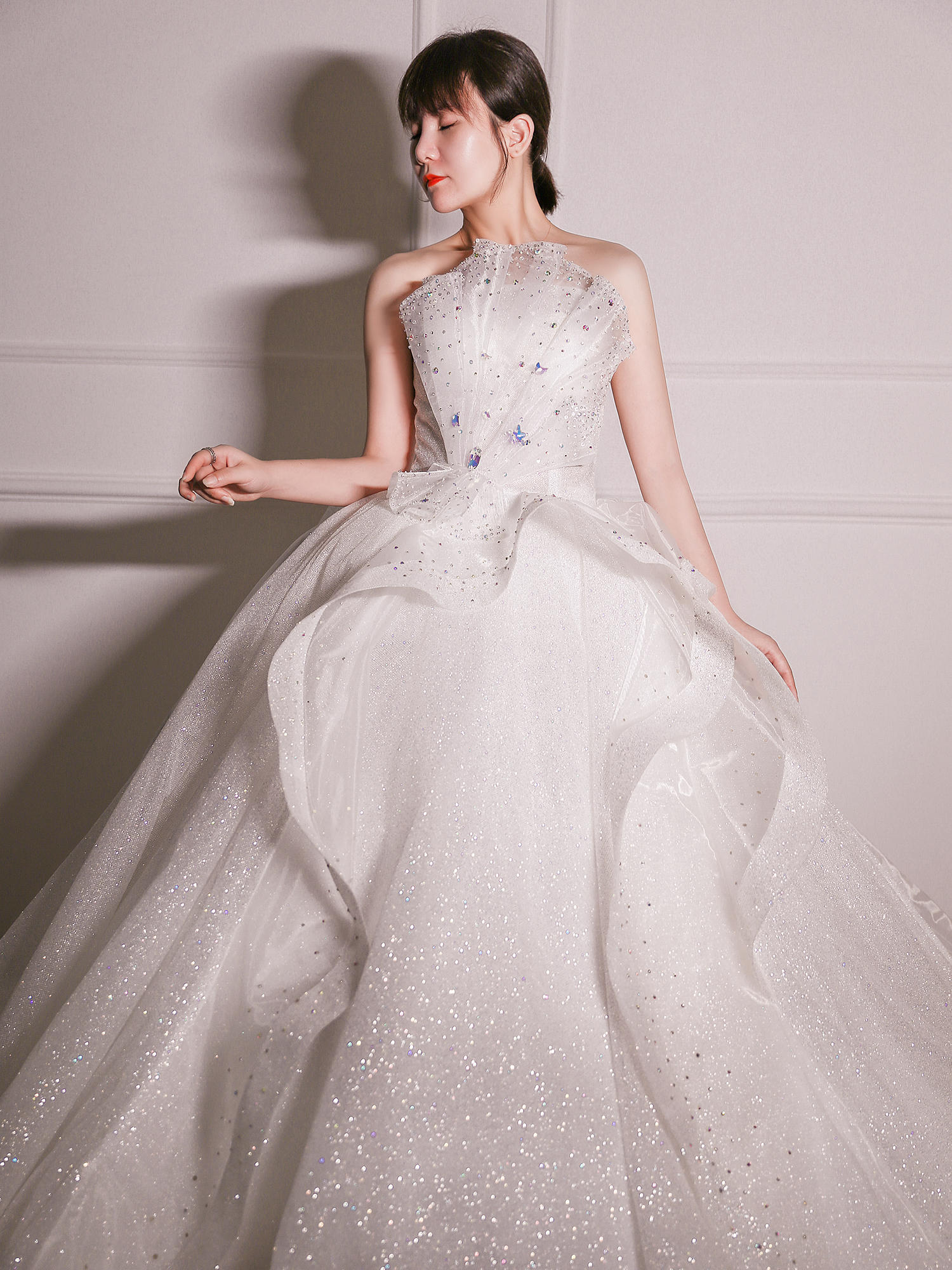 👰👰试了四件婚纱，每一件都能把我闪晕