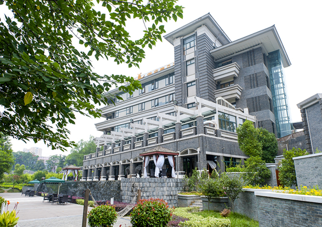 1865喜宴主题花园酒店