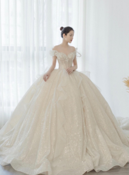 备婚分享👰一口气把婚纱和婚纱照都搞定了！