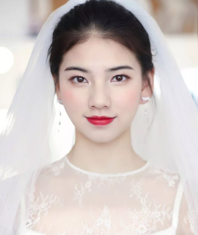 👼我不允许还有仙女新娘不会选婚礼跟妆😡