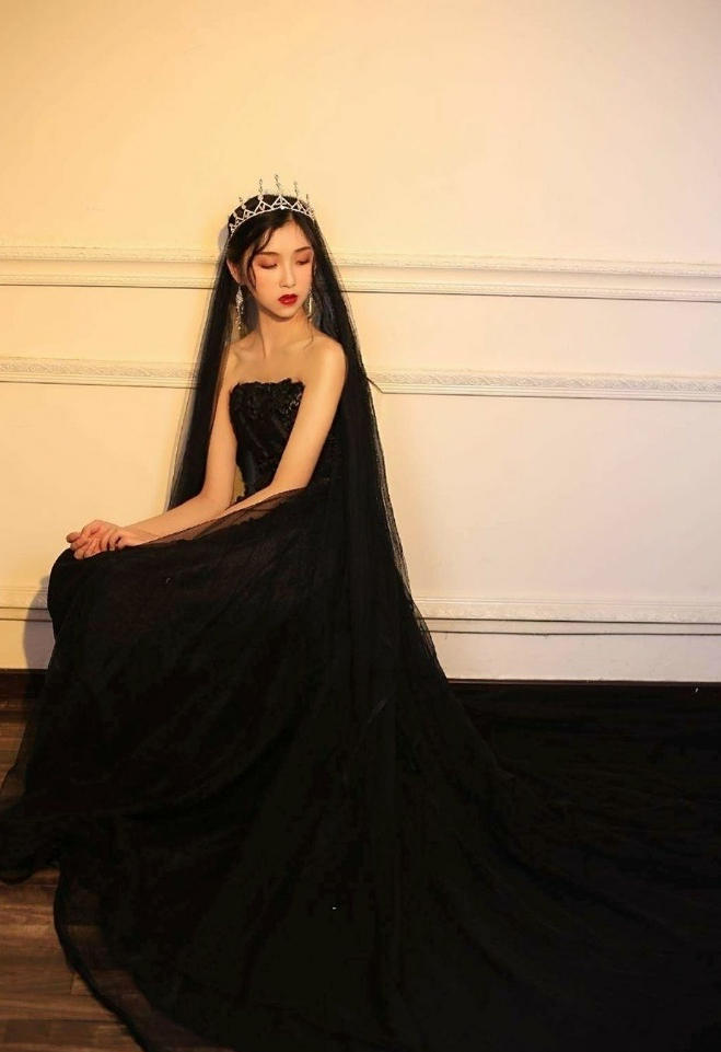 黑色婚纱在中国代表什么 黑色婚纱的意义