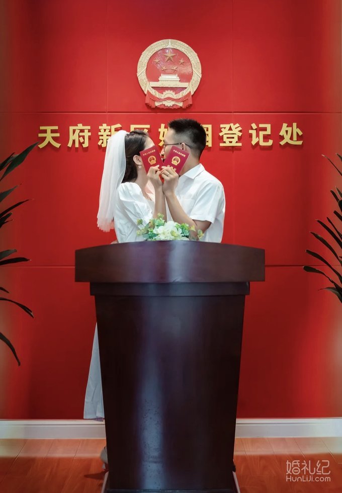 结婚不订婚不下聘礼，我婆婆是不是太小气了！