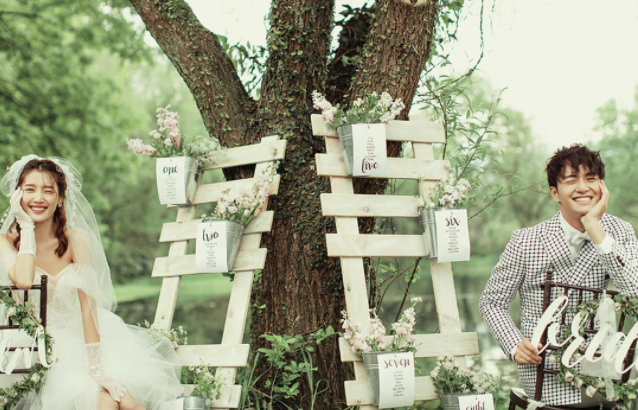 拍婚纱照什么颜色的头发好看