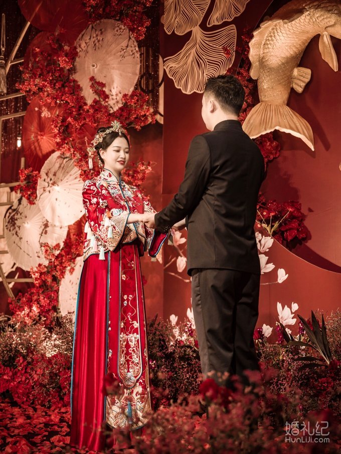💖我宣布西式过时了，中式婚纱才是最美的！