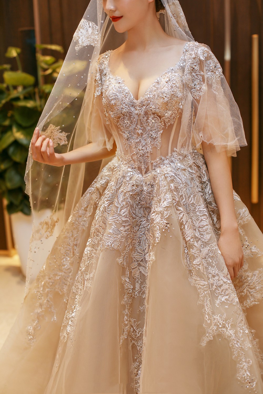 成都新娘试纱｜欧式婚礼怎么选婚纱呀？