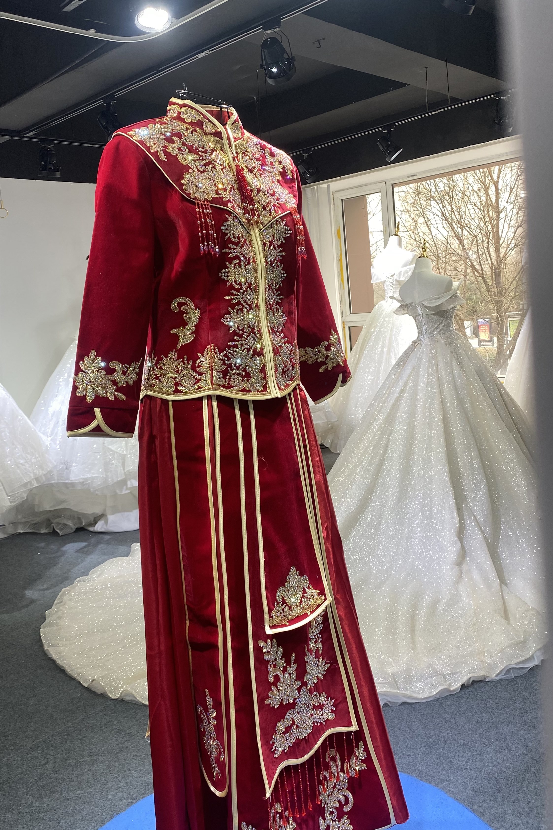 爱薇葶婚纱礼服馆