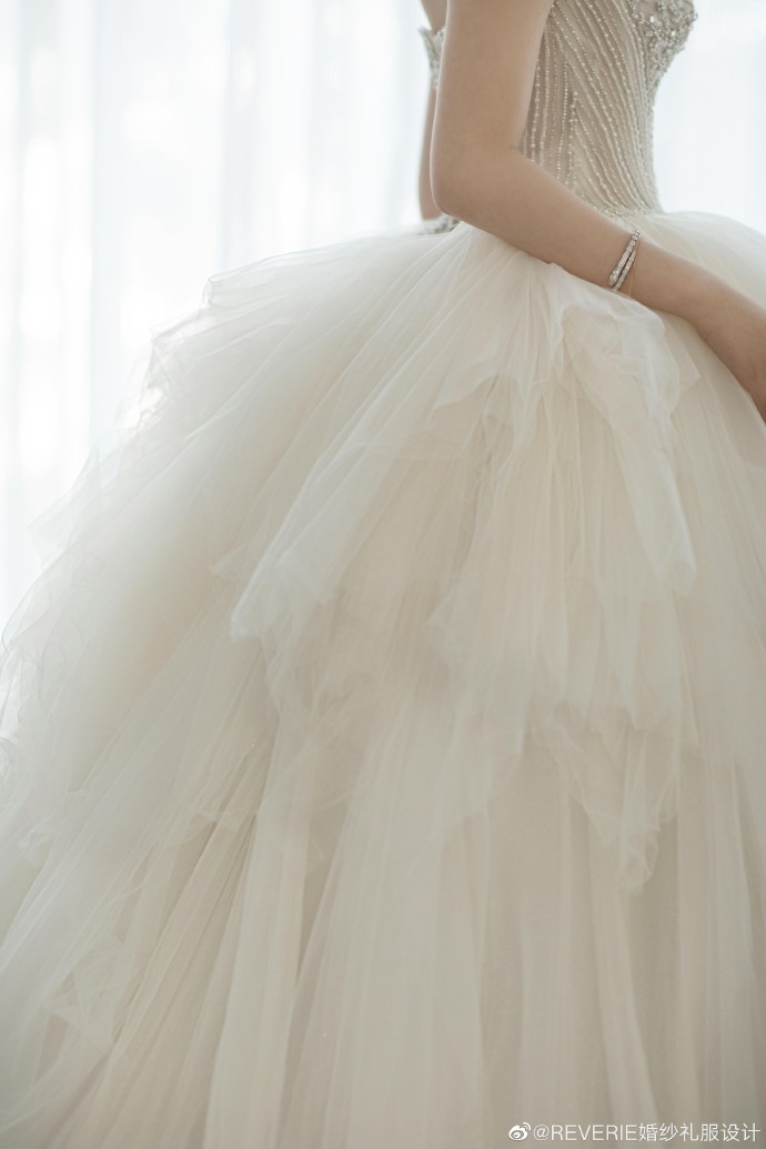 上海试纱分享👰千元就能圆了奢华婚纱梦