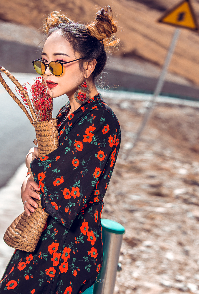私人定制羊湖婚纱服务三对一
