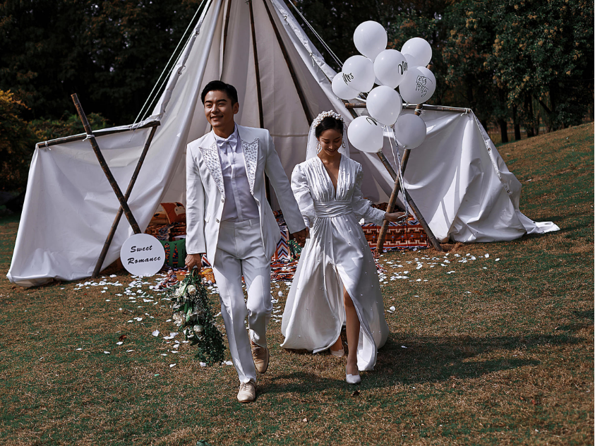 婚纱照定金不退合法吗