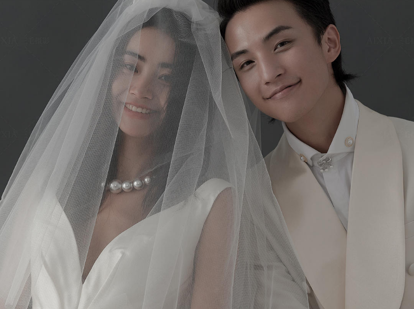 婚纱摄影首席和总监哪个好