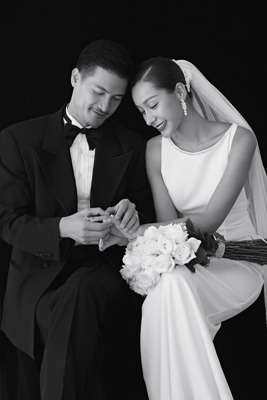 北岛视觉 / 黑白纪实室内婚纱照