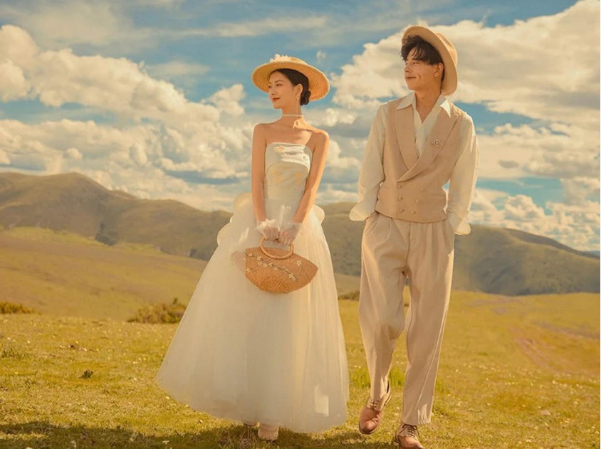 适合公布婚纱照的句子 必火的婚纱照配文