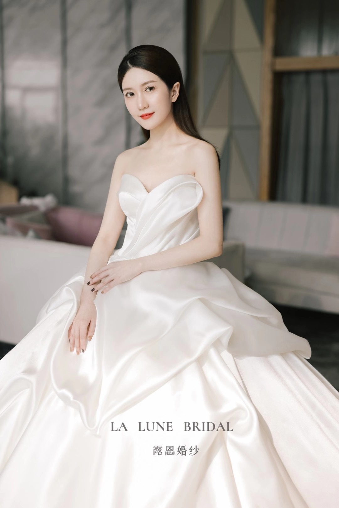 「露恩 婚纱」国际品牌区域代理三件套