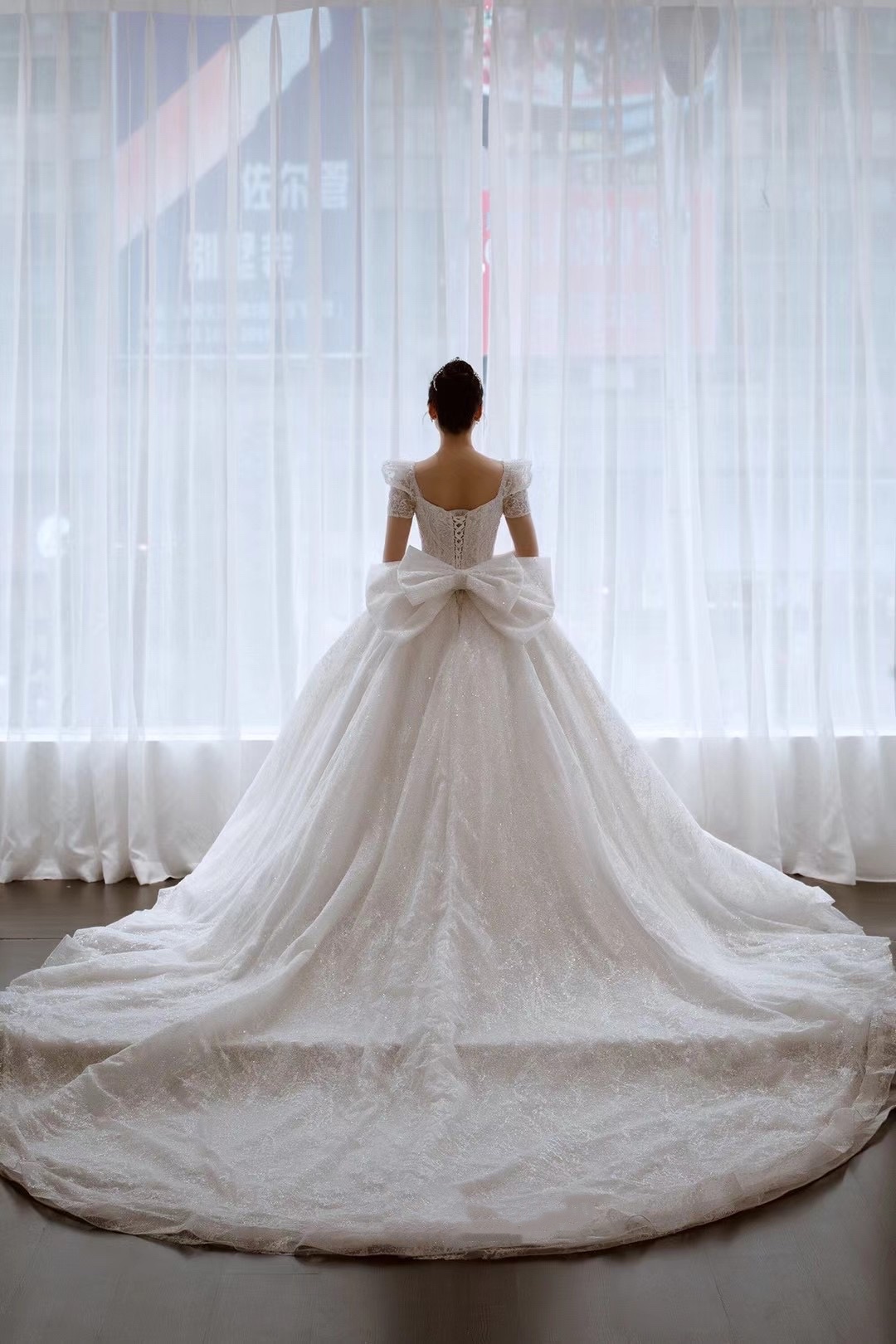 目兮婚纱美学