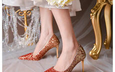 结婚当天谁给新娘穿鞋 给新娘穿鞋说的吉祥话