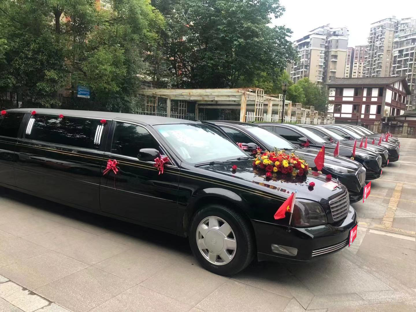 【凯迪拉克】加长/1辆 + 【红旗】H5*5辆/【奥迪】A6L*5辆