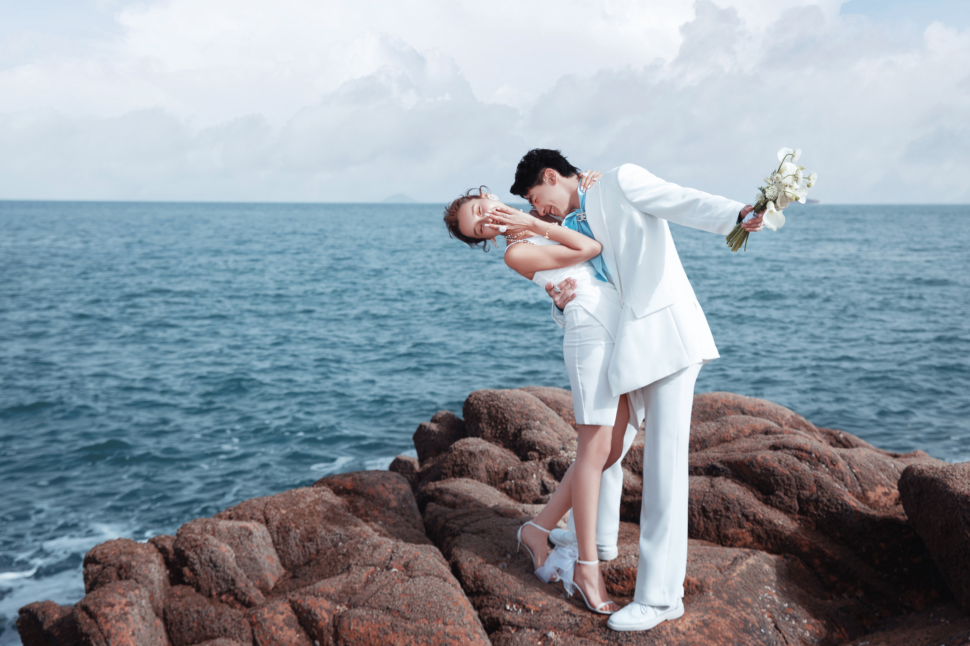 《海天一线-济南拍婚纱照哪家好》