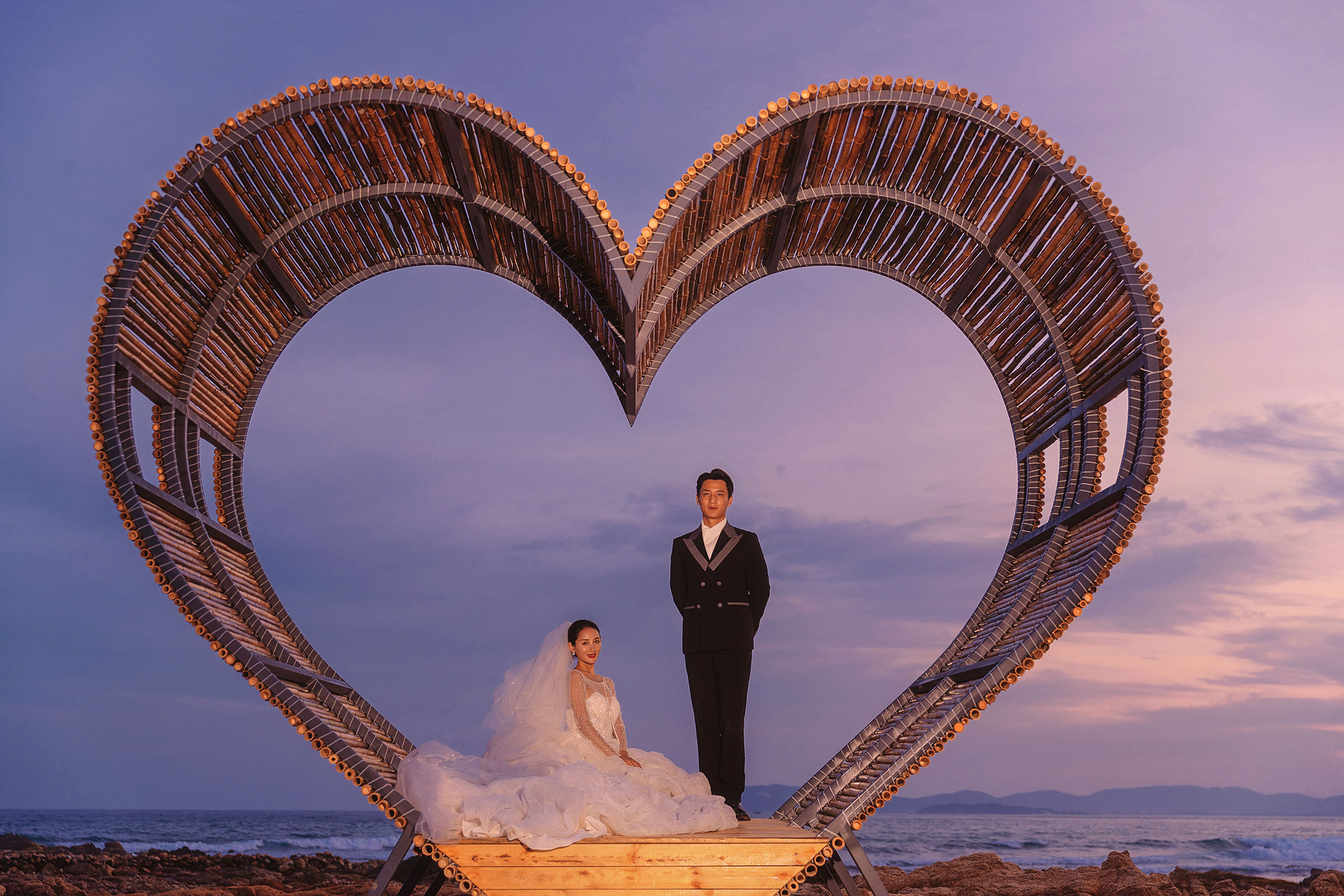 《美到惊艳!！夕阳婚纱照》