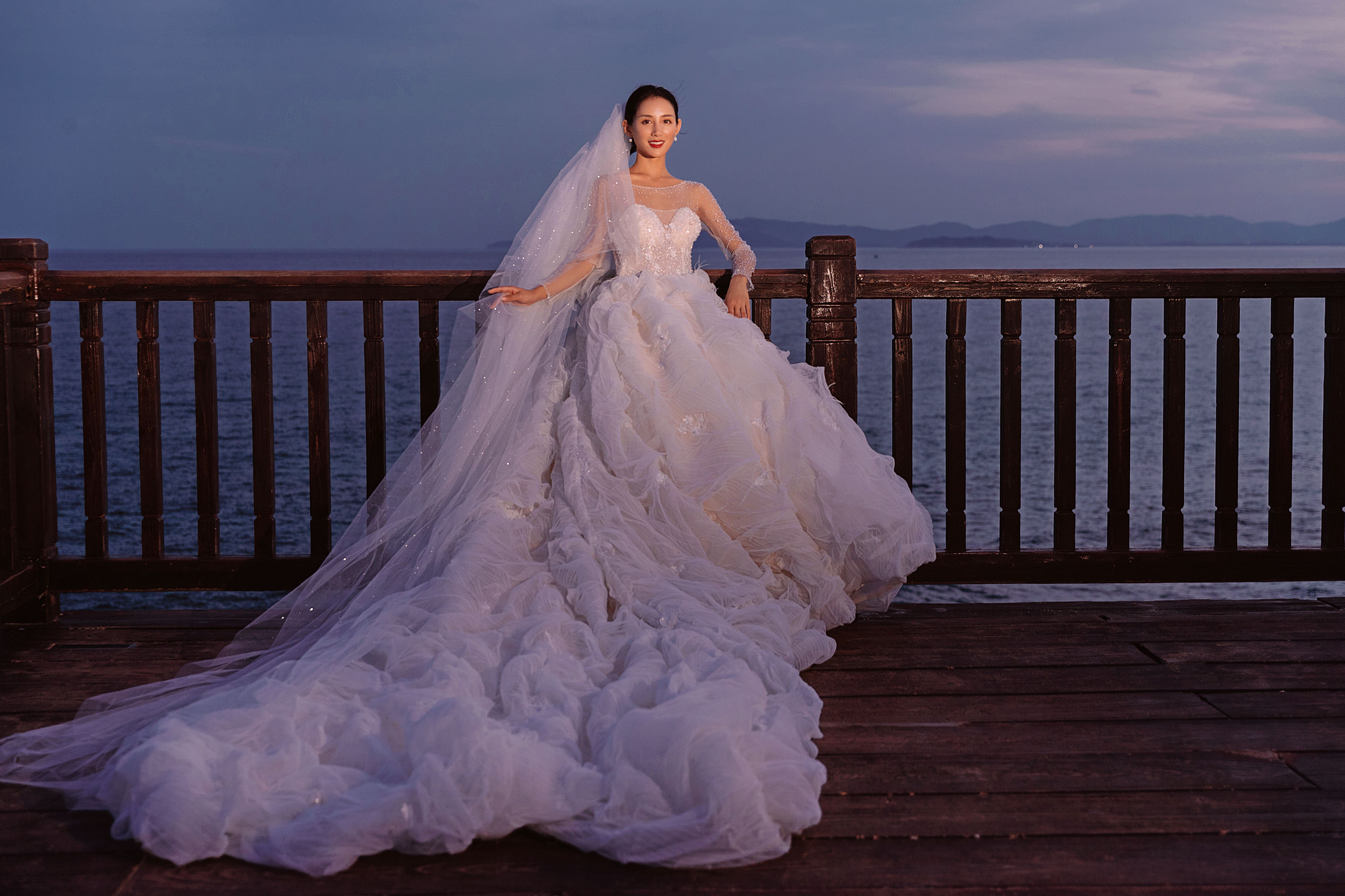 《美到惊艳!！夕阳婚纱照》