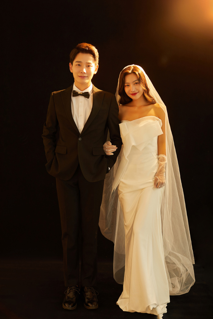 婚纱照私人定制+一费全包+包含内外景