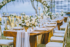 婚礼桌花的类型有哪些 常见的婚宴桌花风格推荐