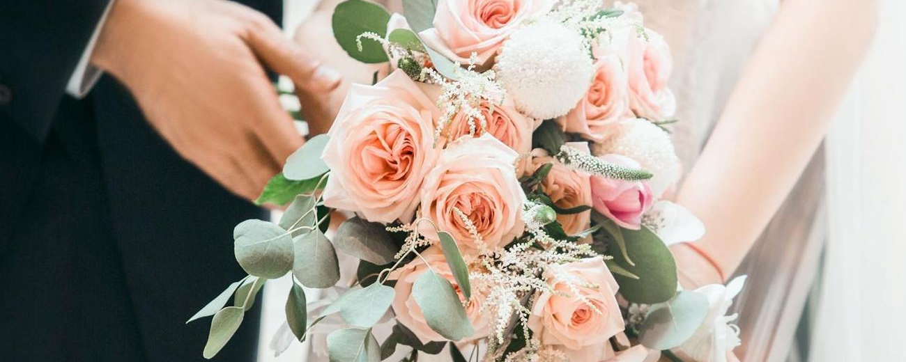 朋友结婚送什么花