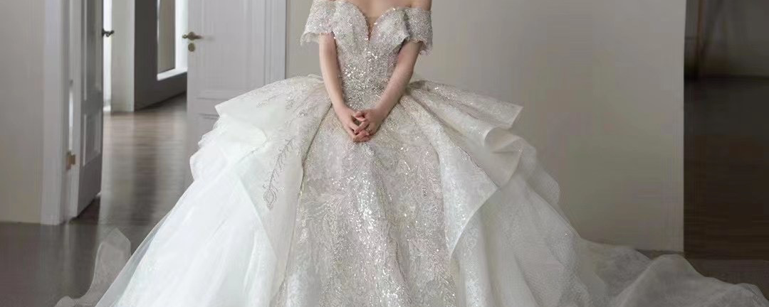 可以穿婚纱敬酒吗