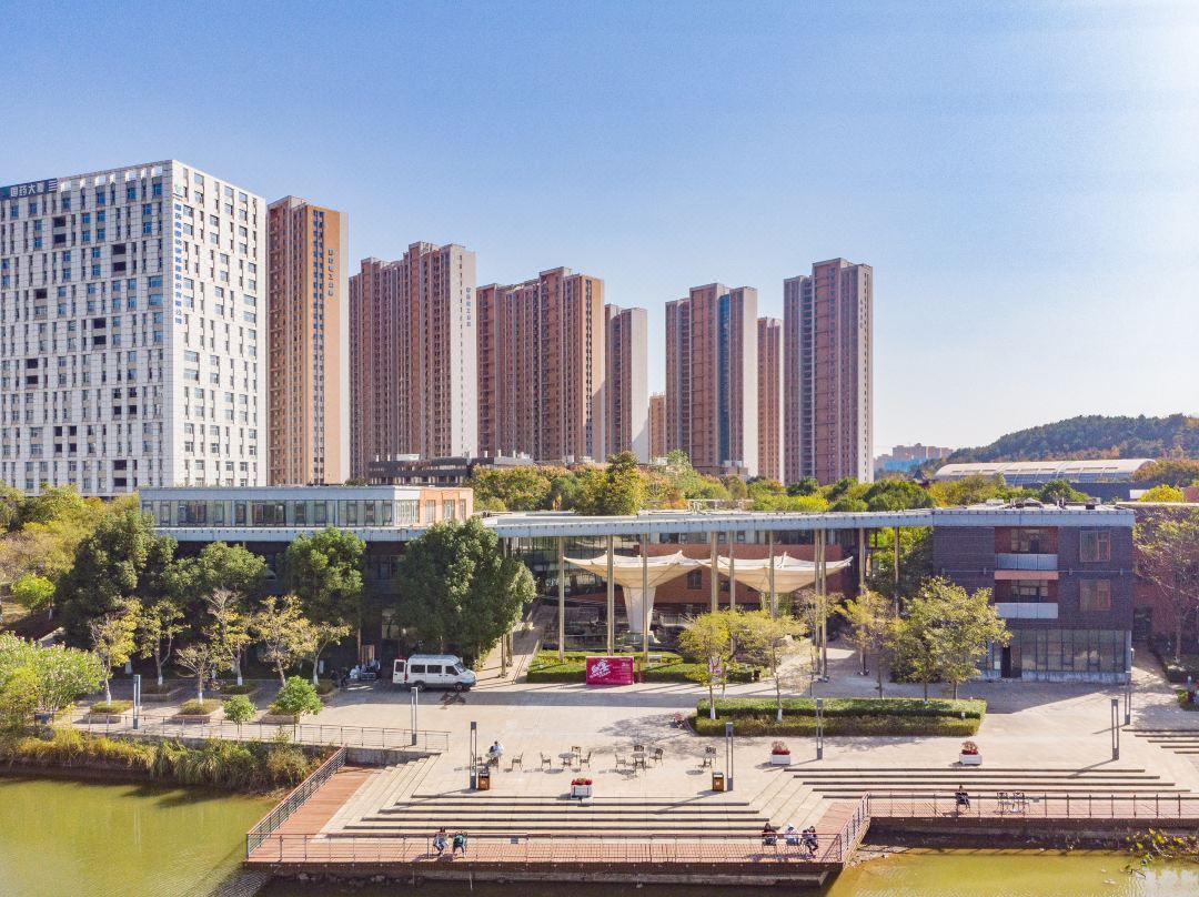 武汉光谷二妃山庄酒店