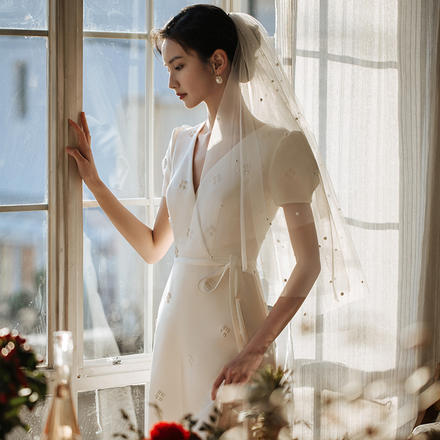 新娘敬酒服（齊地款）2022新款法式復古緞面晚禮服白色訂婚小禮服旅拍輕婚紗