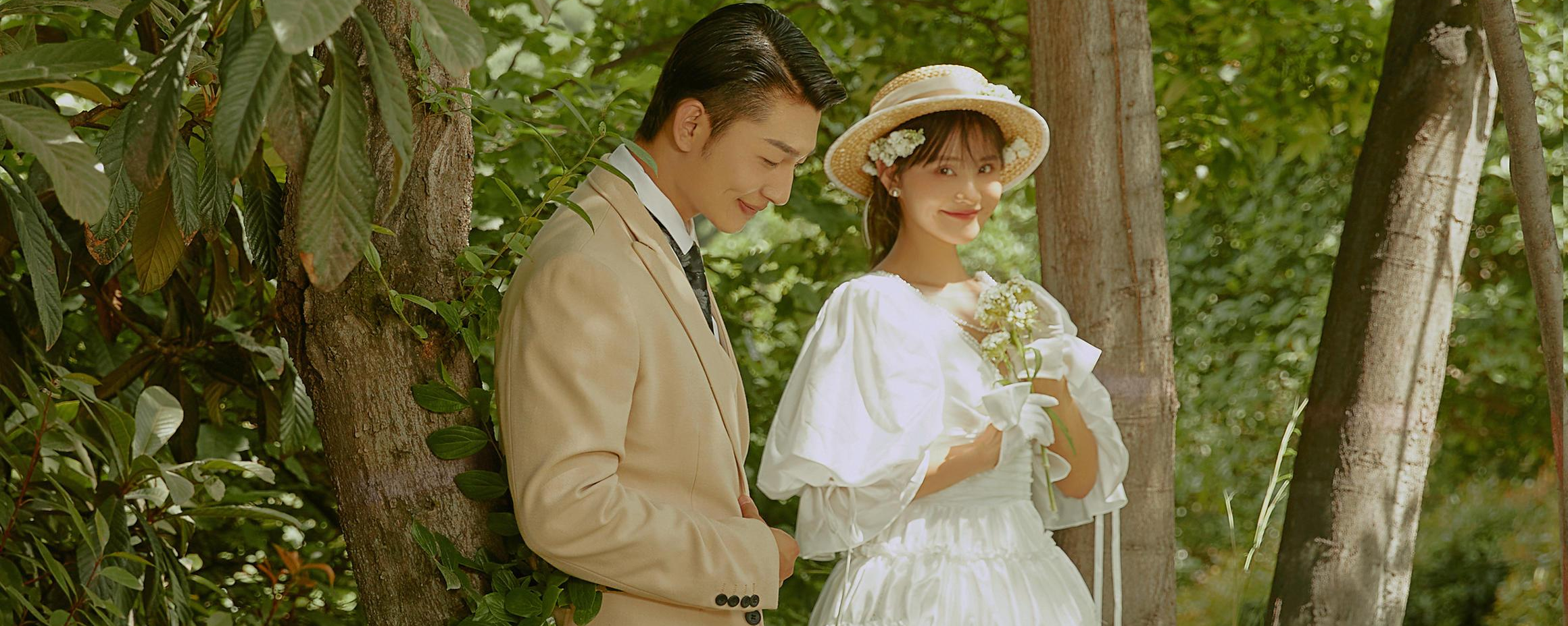 男生摸一个女生的头代表什么