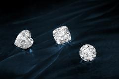 人造钻石和莫桑石的区别 莫桑石和钻石的对比