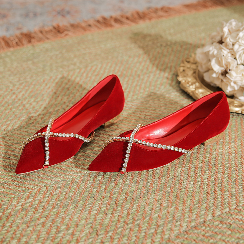 钻链尖头平底浅口丝绒红色通勤婚鞋孕妇可穿平底不累脚日常可穿婚鞋订婚