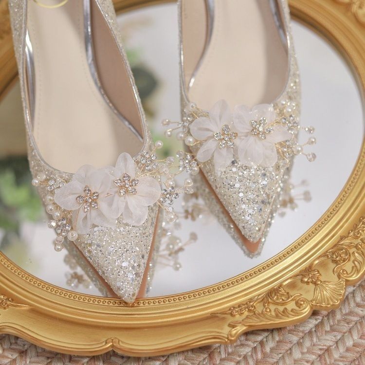 新款銀色婚鞋新娘鞋新款高跟鞋女細跟秀禾不累腳主婚紗水晶鞋