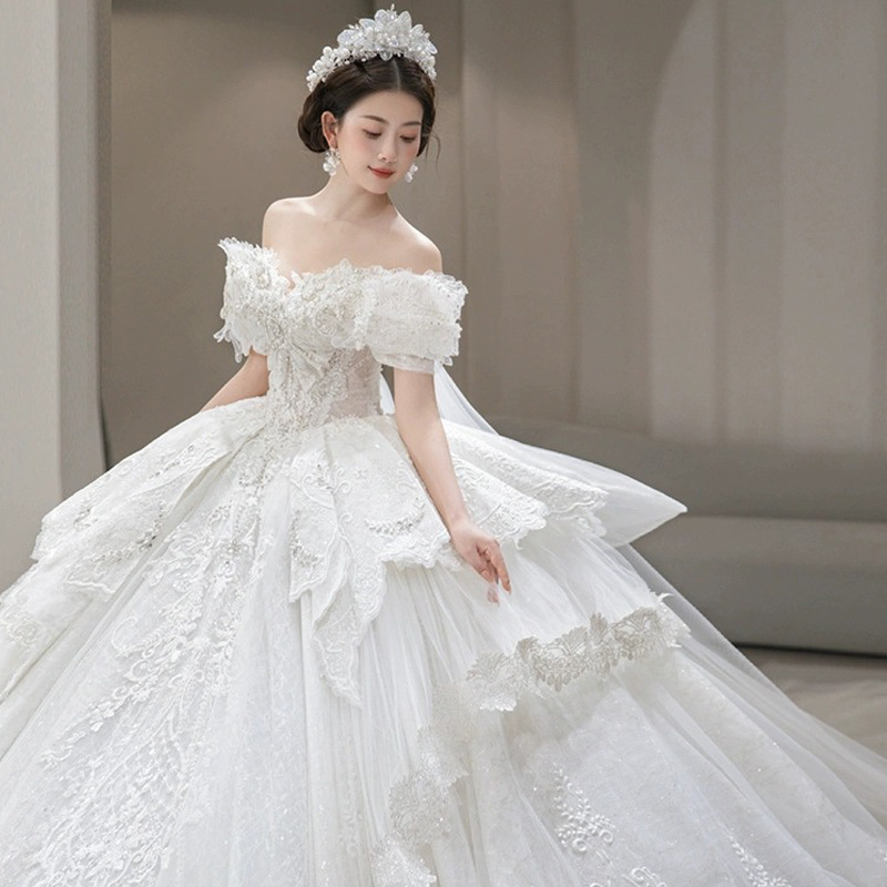 法式在逃公主婚纱2024新款新娘主纱一字肩高级质感重工奢华大拖尾