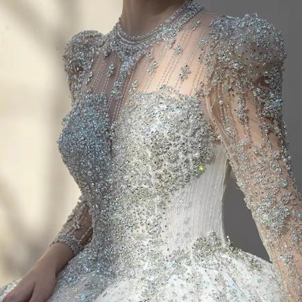 2024新娘主婚纱礼服高端法式重工高级质感拖尾长袖出门纱在逃公主