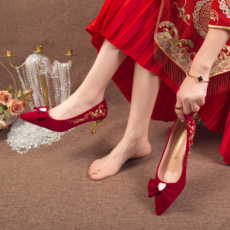 2024年新款新娘鞋婚鞋女粗跟秀禾婚纱两穿酒红色高跟结婚鞋敬酒鞋