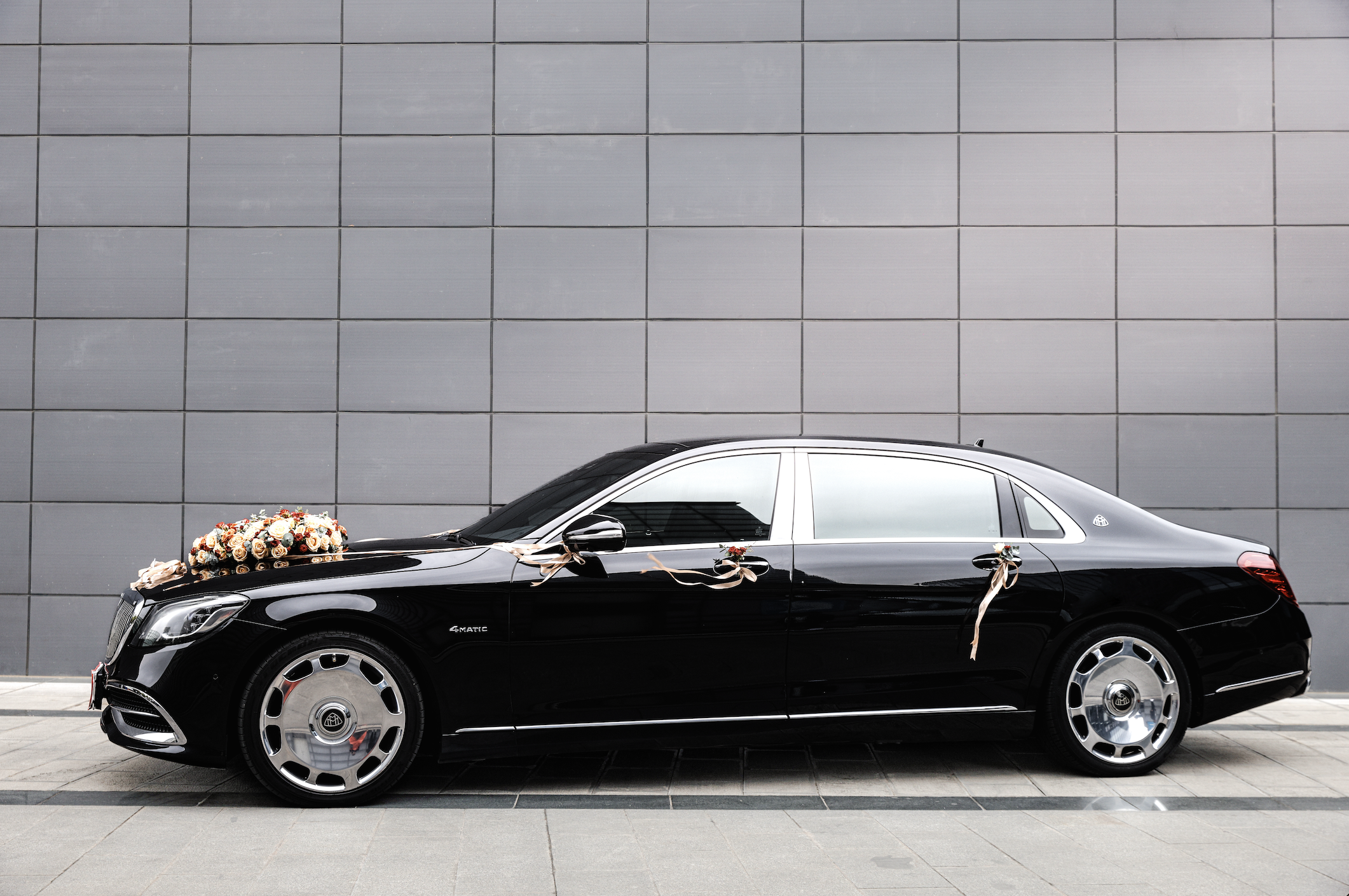 【奔驰】迈巴赫 + 【奔驰】E系*9辆