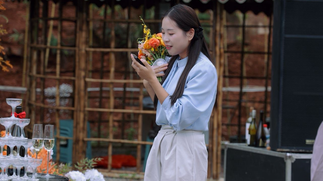 主持人让誓言环节热闹起来