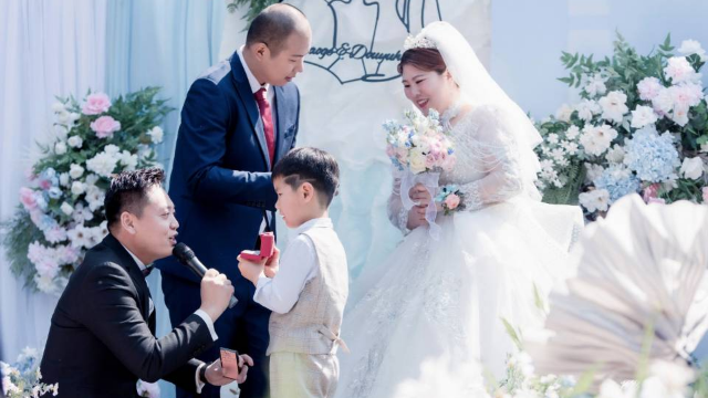 轻松自然户外婚礼