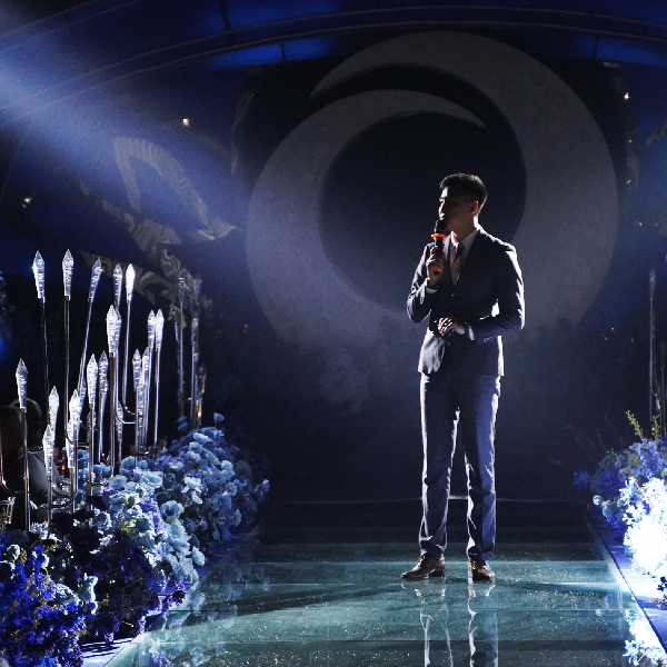 主持人城锐_Charles